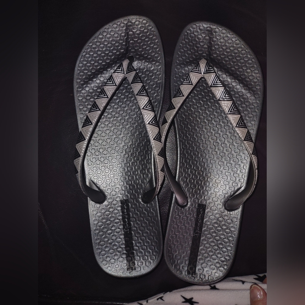 Ipanema Black and Gray Women's Sandals